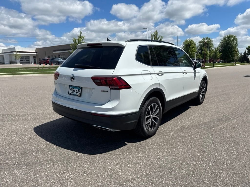Used 2019 White Volkswagen 2.0T SE image 5