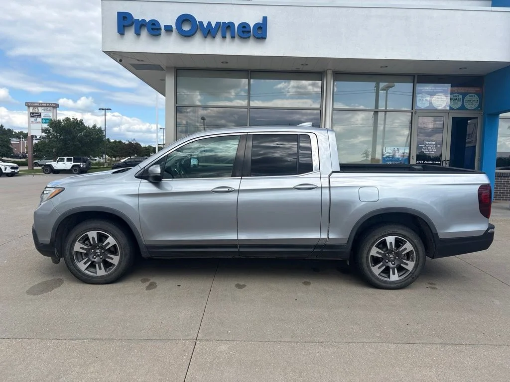 Used 2017 Silver Honda RTL-T image 8