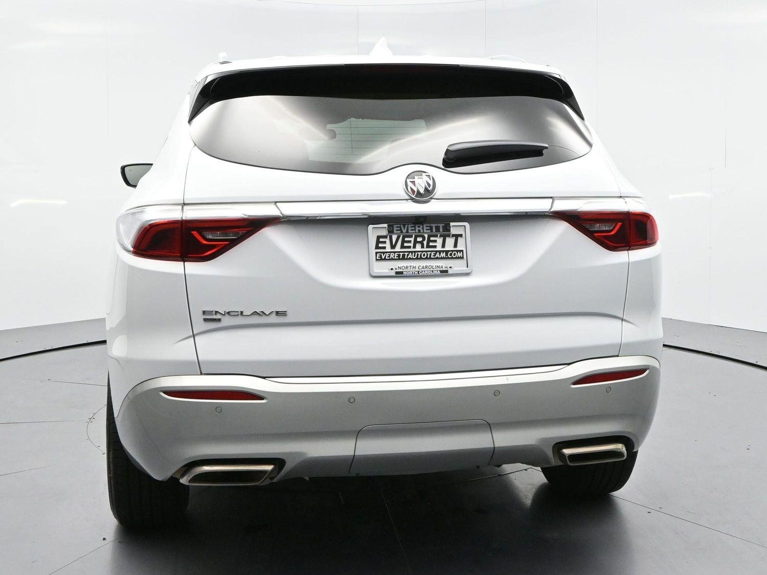Used 2023 Summit White Buick Essence image 6
