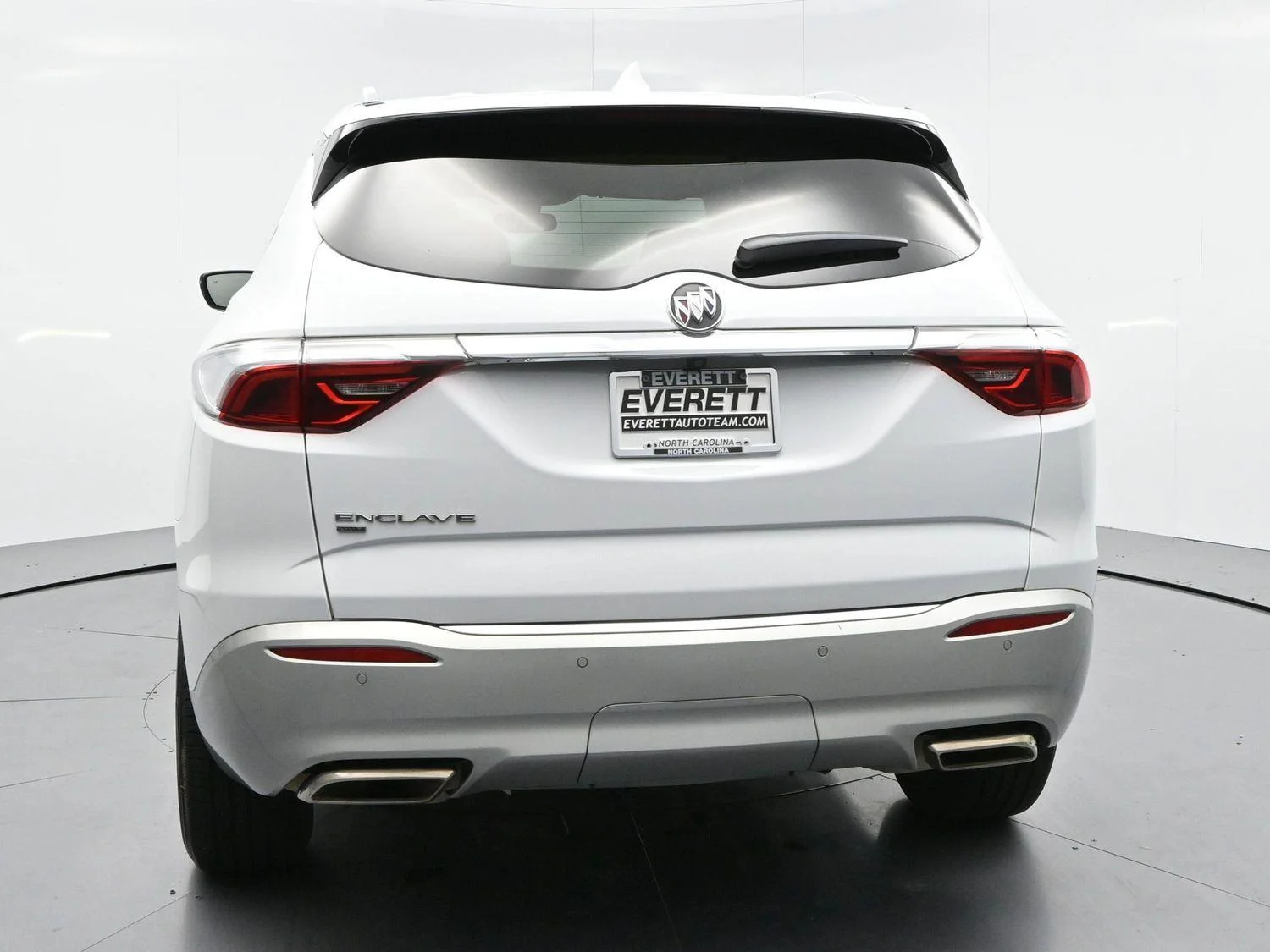 Used 2023 Summit White Buick Essence image 6