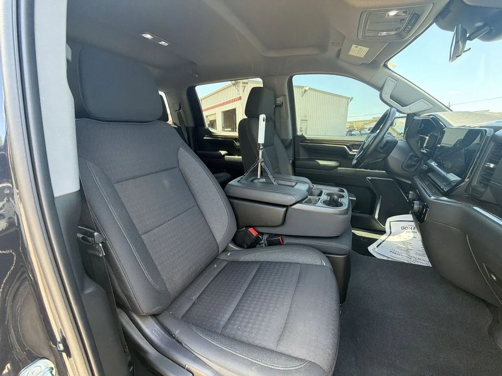 Used 2023 Gray Chevrolet LT image 25