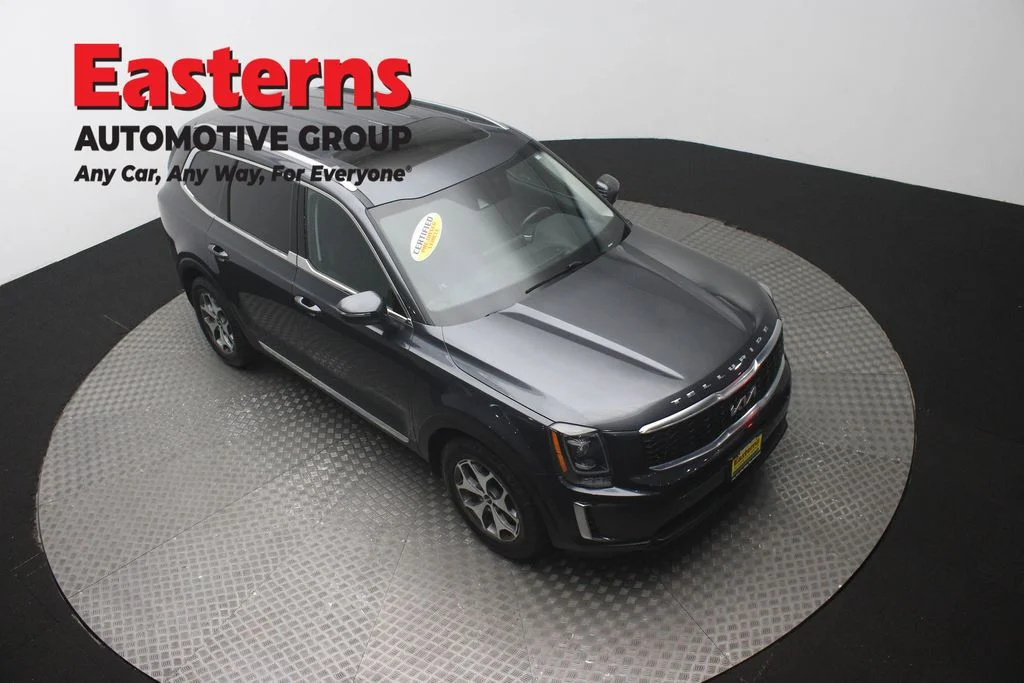 Used 2022 Gray Kia EX image 3