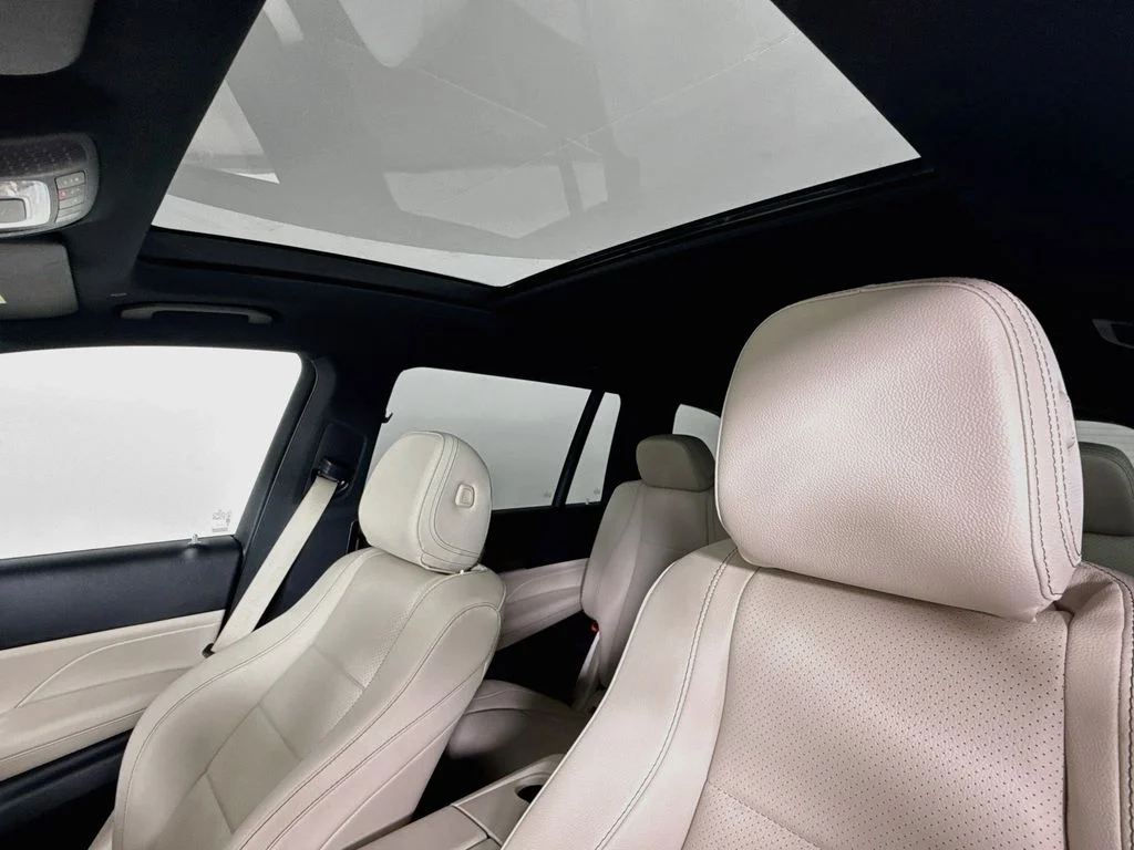 Used 2025 White Mercedes-Benz GLS 450 image 22