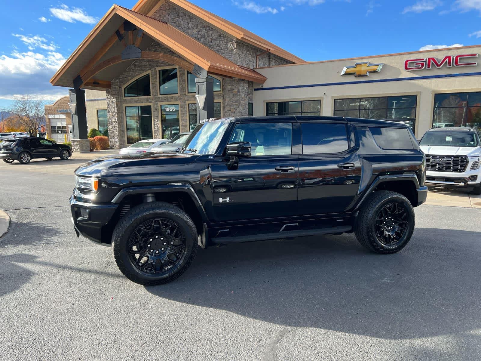 2025 GMC Hummer EV 2X SUV's photo