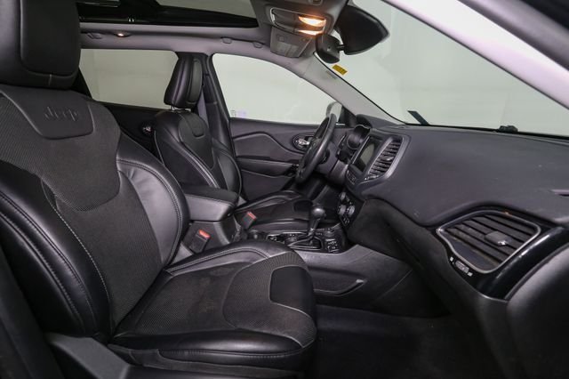Used 2023 Black Jeep Altitude image 16