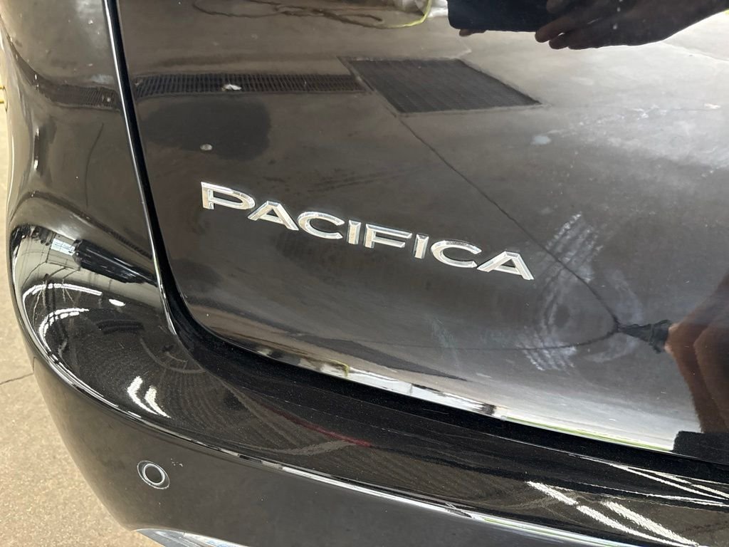 Used 2026 Black Chrysler Select image 18