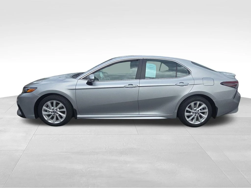 Used 2024  Toyota SE Nightshade image 14