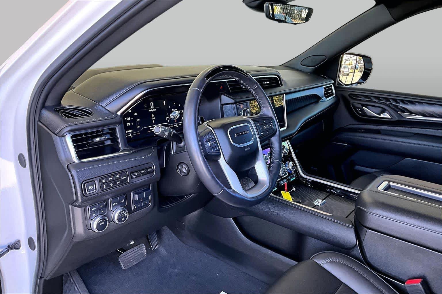 Used 2024 White Frost Tricoat GMC Denali image 18