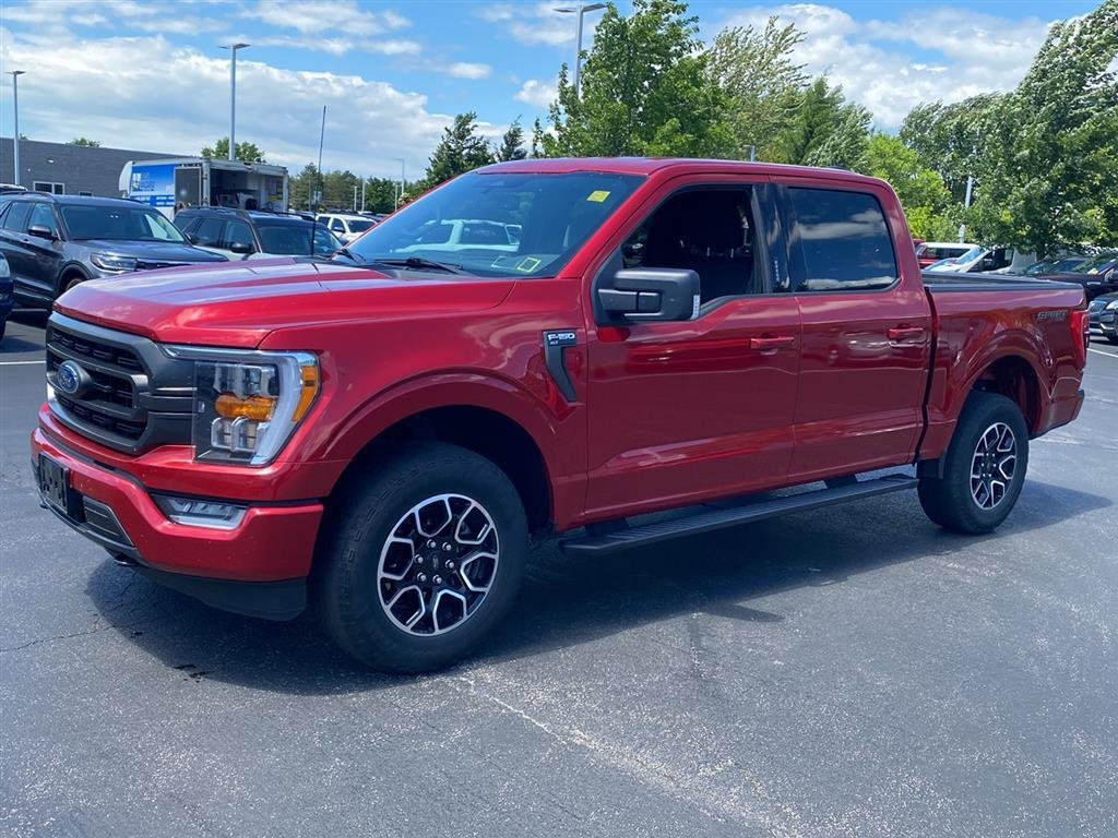 Used 2022 Rapid Red Metallic Tinted Clearcoat Ford XLT image 6