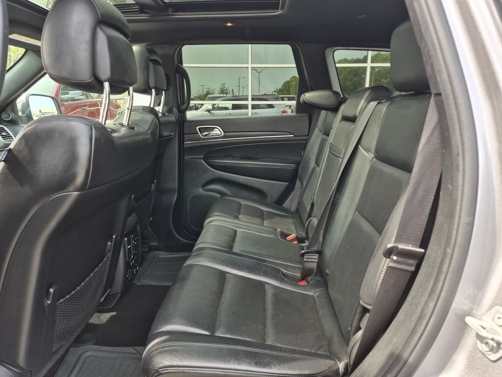 Used 2020 Silver Jeep Limited image 14