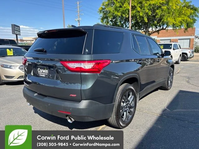 Used 2019 Gray Chevrolet RS image 5