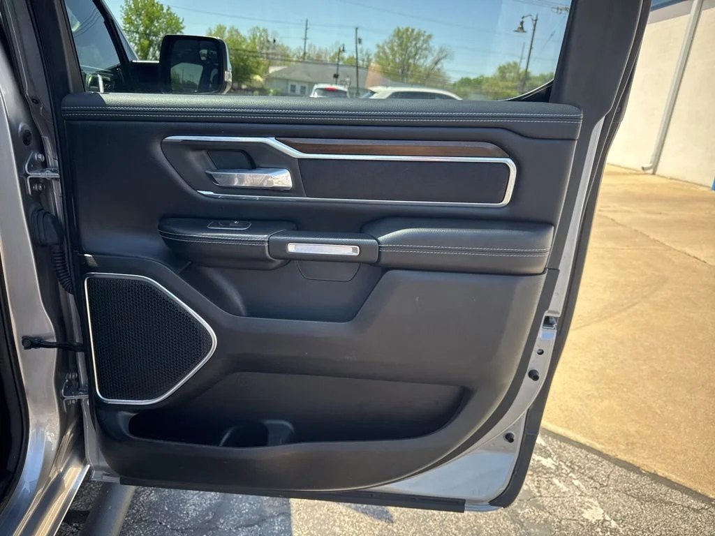 Used 2021 Silver Ram Laramie image 39