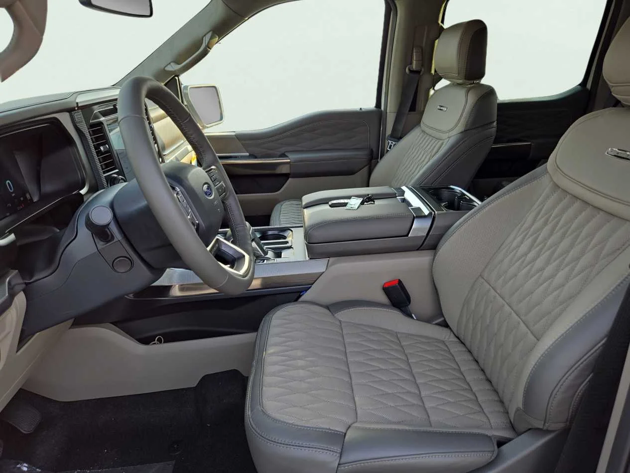 New 2026 Star White Metallic Tri-Coat Ford Platinum® image 9