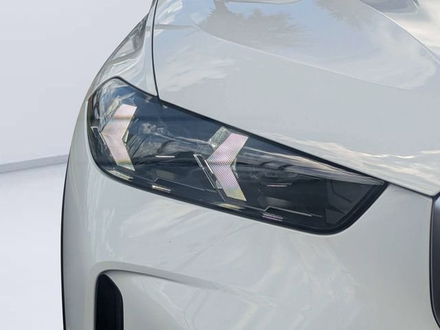 Used 2024 Alpine White BMW sDrive40i image 9