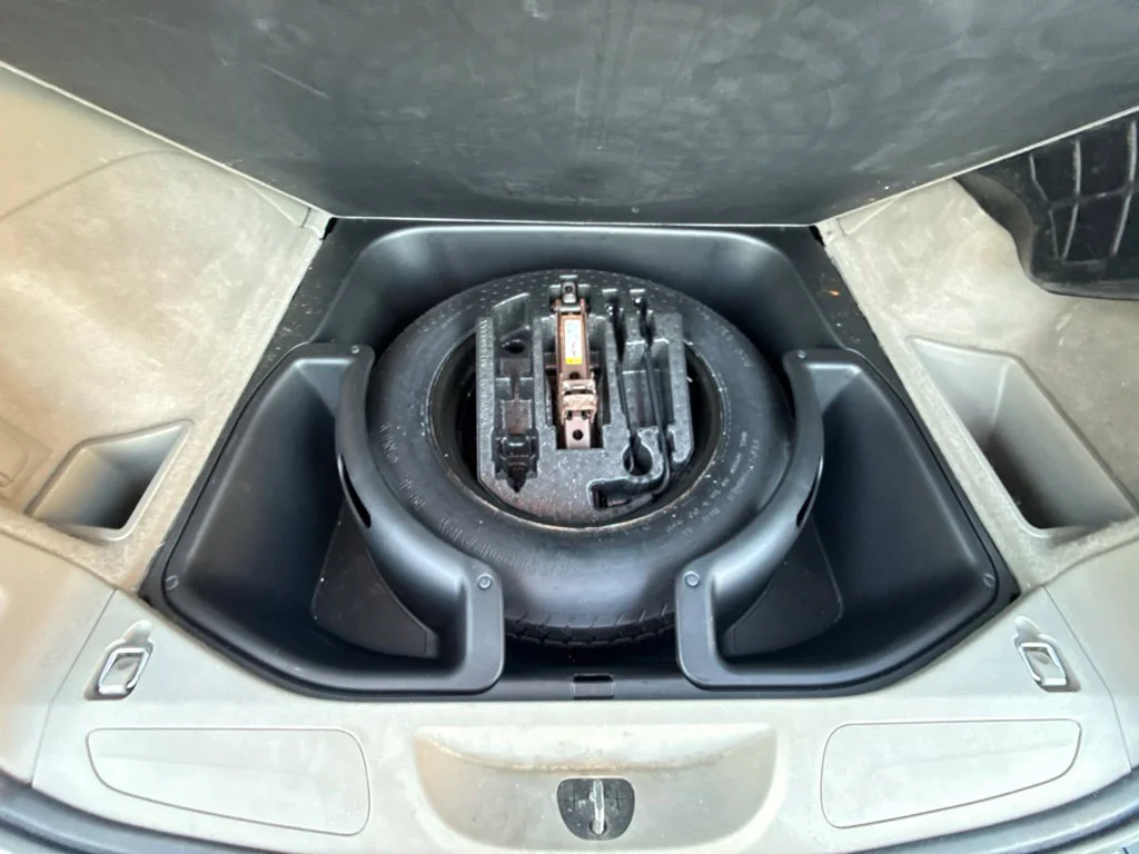 Used 2013 White Jeep Laredo image 15