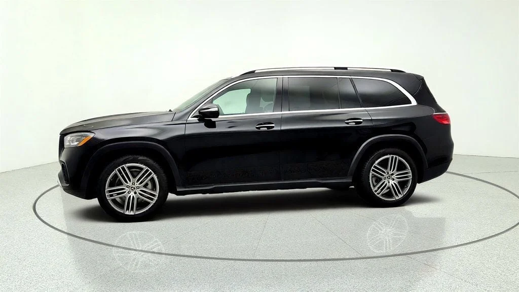 Used 2025 Obsidian Black Metallic Mercedes-Benz GLS 450 4MATIC® SUV w/ Trailer Hitch image 8