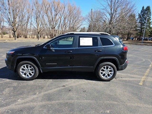 Used 2016 Jeep Cherokee Latitude with VIN 1C4PJMCB7GW242453 for sale in Urbandale, IA