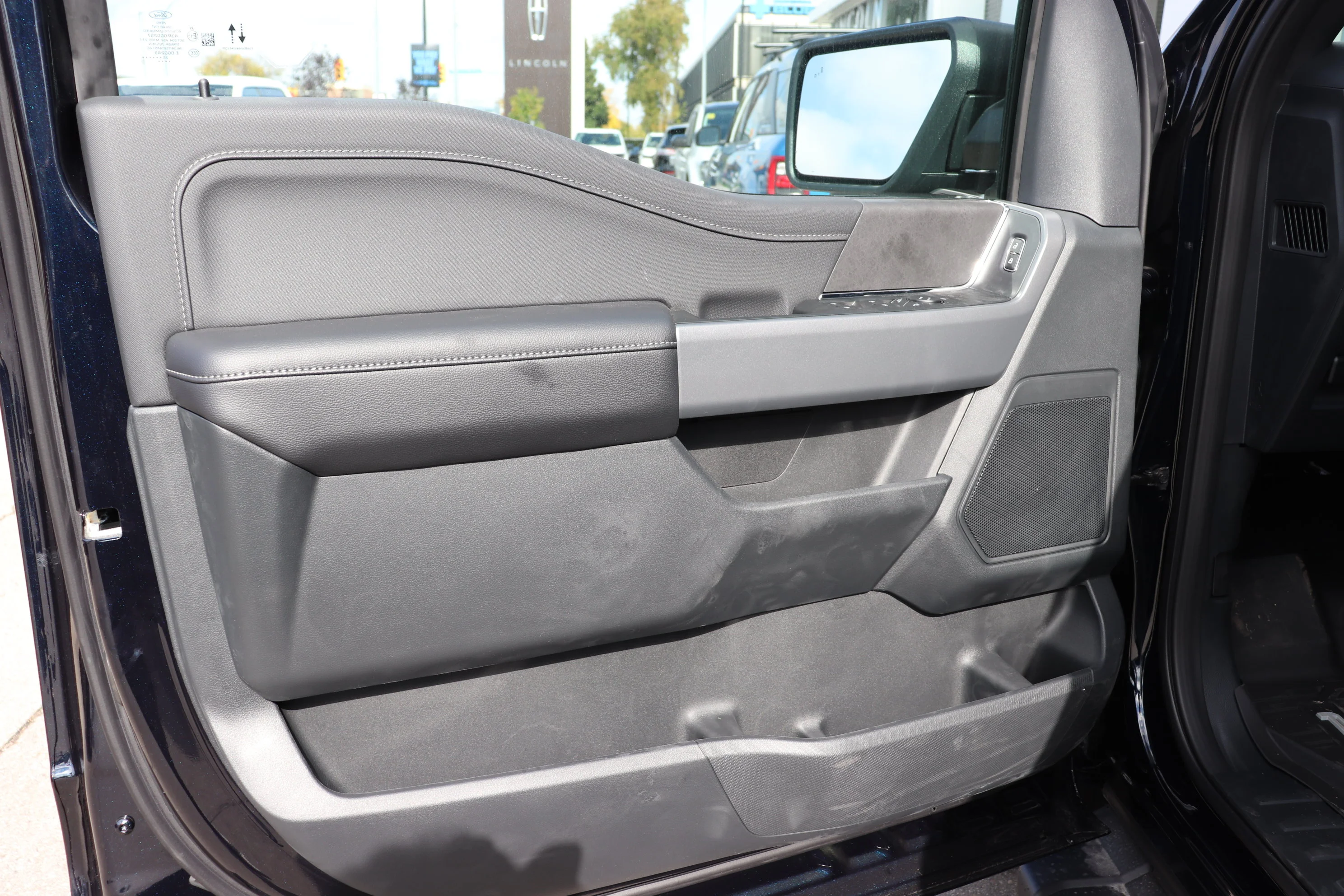 New 2026 ANTIMATTER BLUE METALLIC Ford XLT image 8