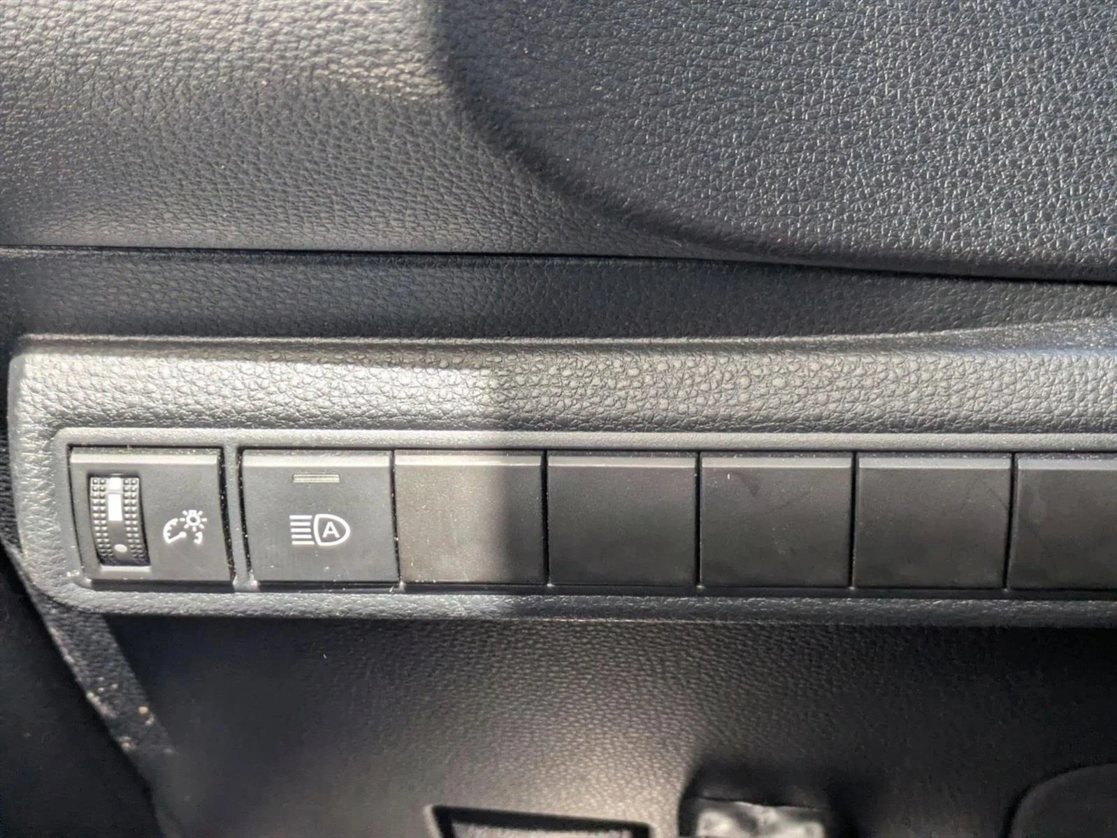 Used 2021 Classic Silver Metallic Toyota SE image 13