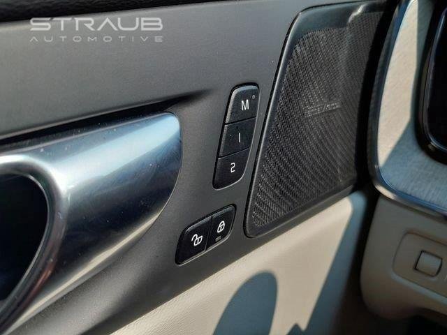 Used 2021 Crystal White Metallic Volvo Inscription image 38
