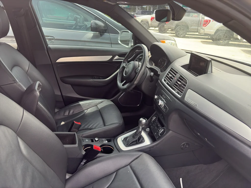 Used 2018 Florett Silver Metallic Audi Premium Plus image 4