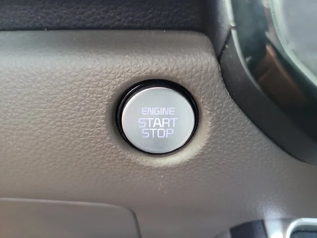 Certified Used 2025 White Kia LXS image 28