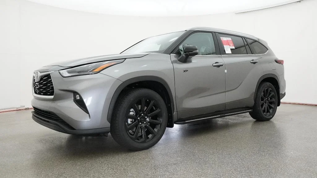 New 2026 Heavy Metal Toyota XLE image 6
