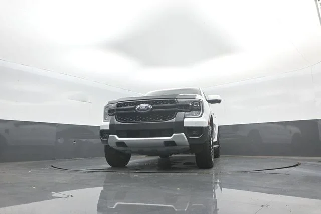 Used 2024 White Ford Lariat image 31