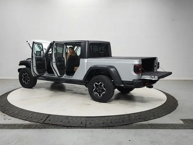 Used 2023 Silver Jeep Rubicon image 13