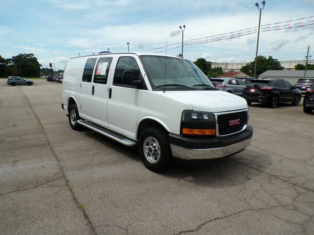 2024 GMC Savana 2500's photo