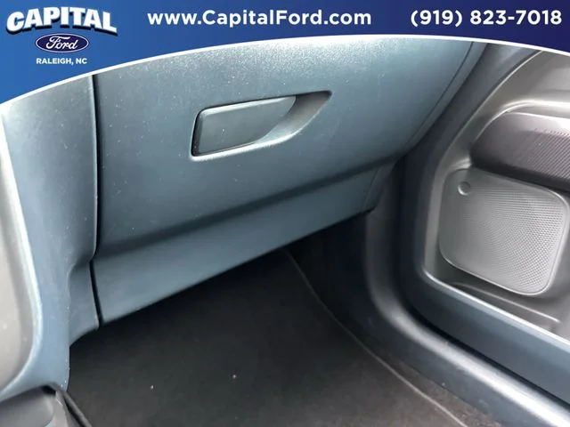 Used 2025 White Ford XL image 27
