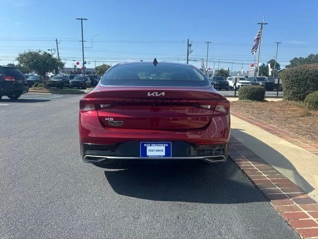 Used 2023 Red Kia LXS image 8