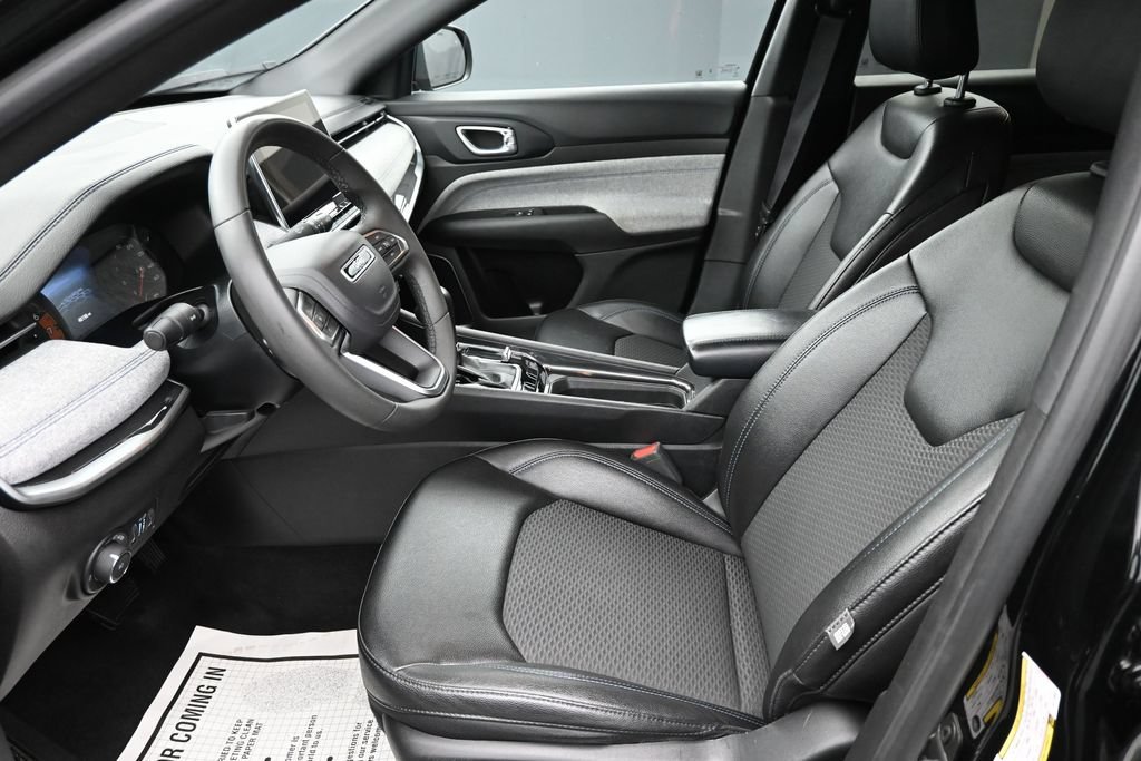Used 2024 Black Jeep Latitude image 11