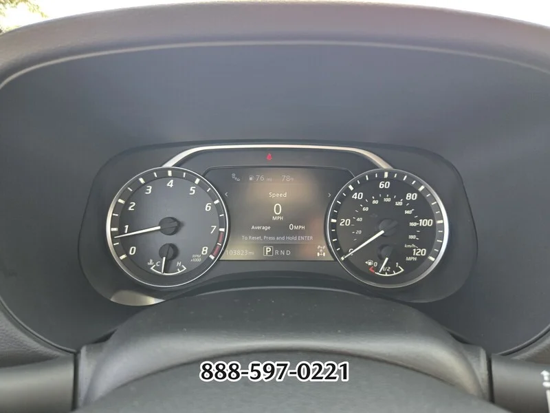 Used 2022 Glacier White NISSAN SV image 32