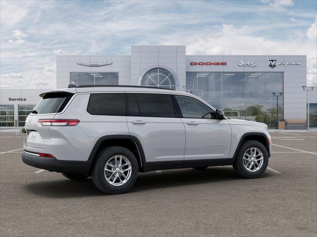 New 2025 Bright White Clear-Coat Exterior Paint Jeep Laredo X image 2