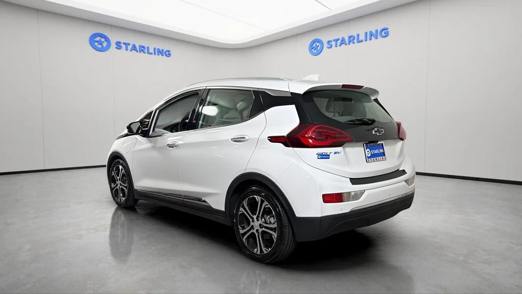 Certified Used 2018 (Includes (TUS) Black grille.) Chevrolet Premier image 5