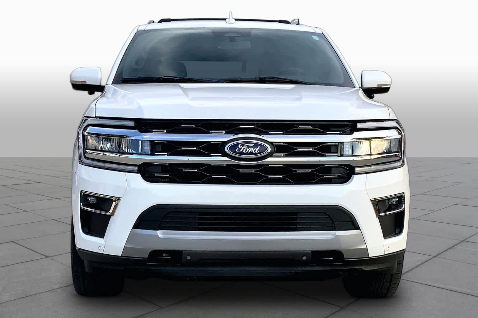 Used 2022 Star White Metallic Tri-Coat Ford Limited image 4