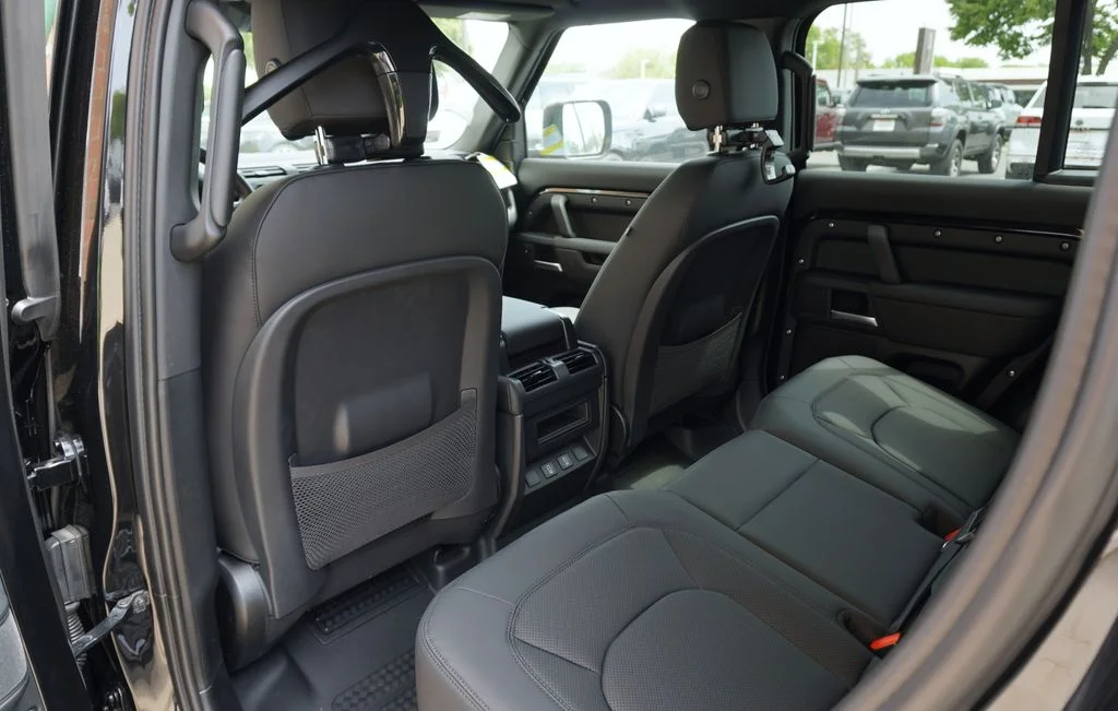 Used 2026 Black Land Rover X-Dynamic SE image 27