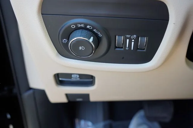 Certified Used 2025 Black Jeep Limited image 28