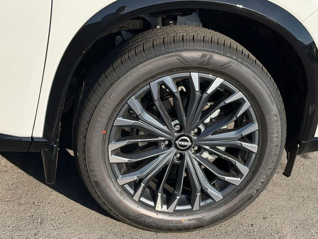 New 2026 White Nissan Platinum image 15