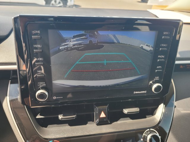 Used 2022 White Toyota LE image 21