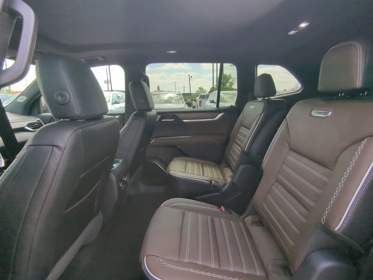 2026 GMC Acadia Denali Ultimate - Photo 7
