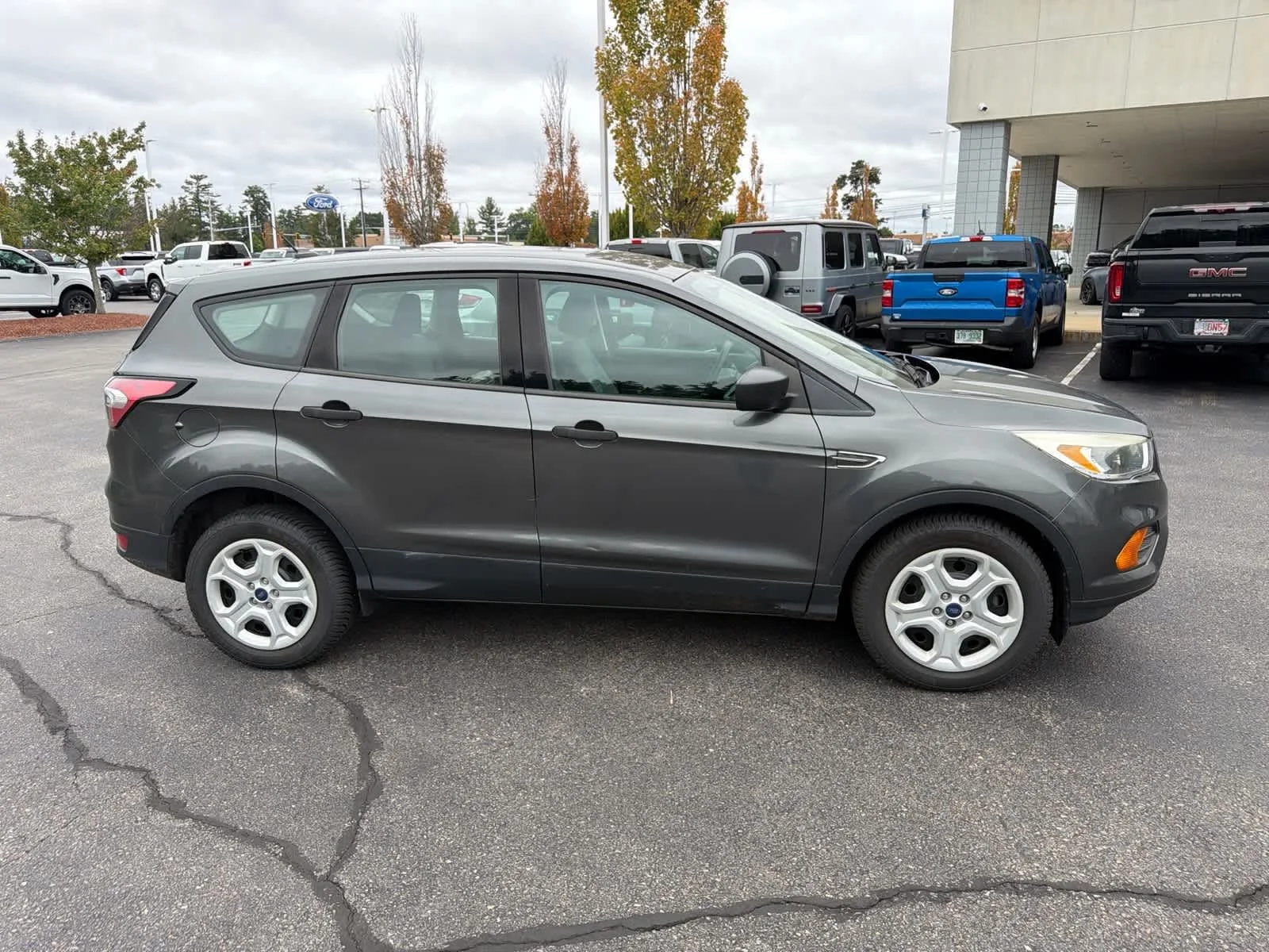 Used 2017 Magnetic Ford S image 7