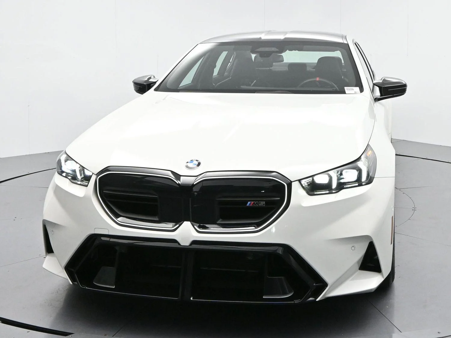 Used 2025 Alpine White BMW Sedan image 3
