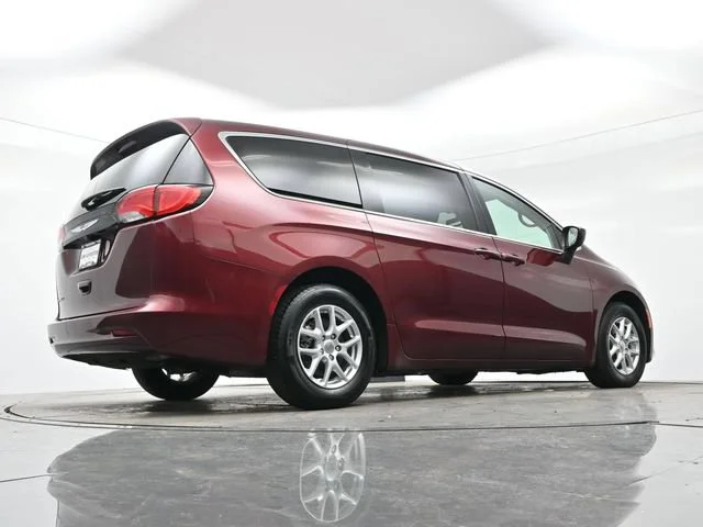 Used 2023 Velvet Red Pearlc Chrysler LX image 29