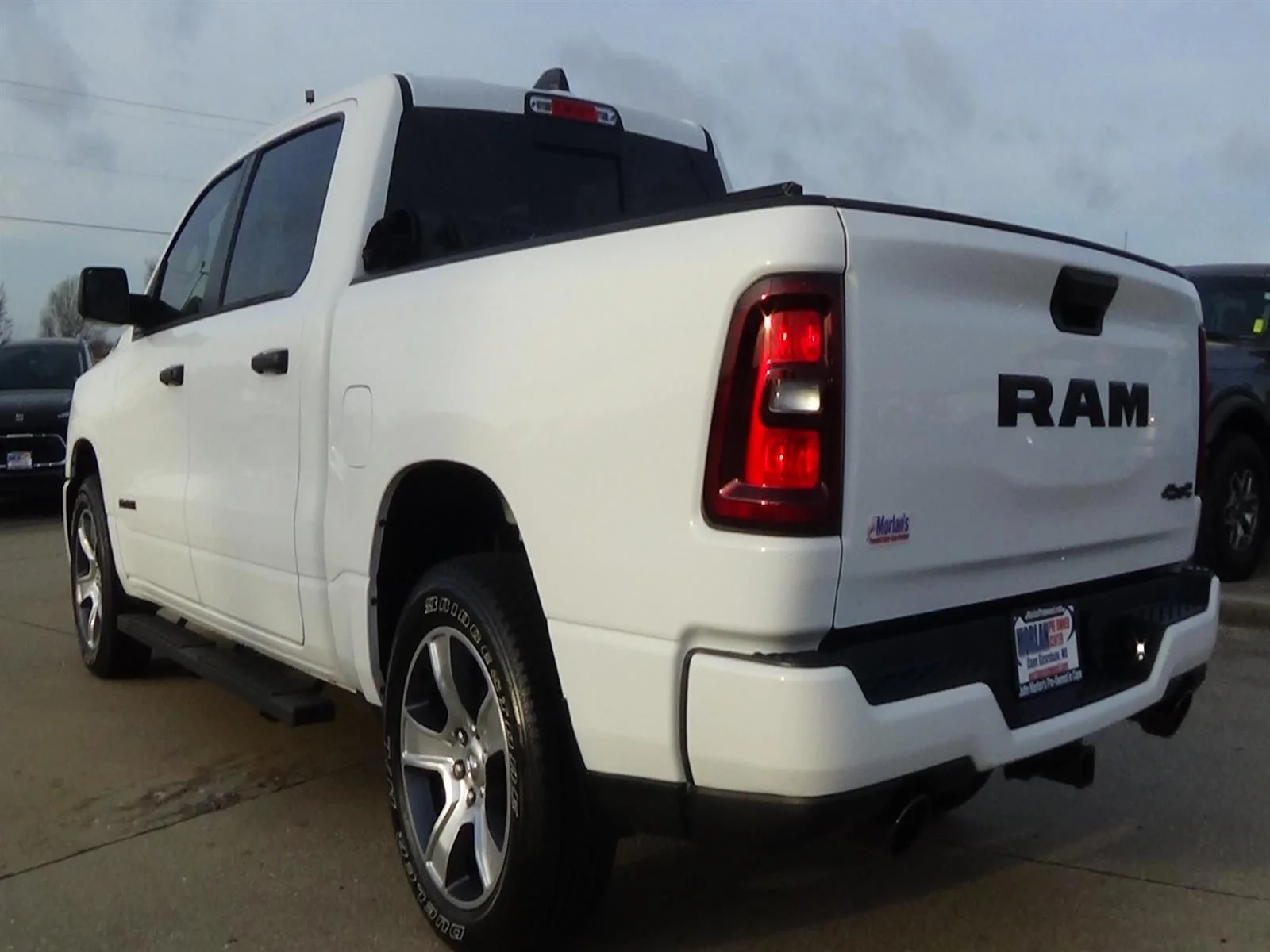 Used 2025 Bright White Clear Coat (pw7) RAM Tradesman image 8