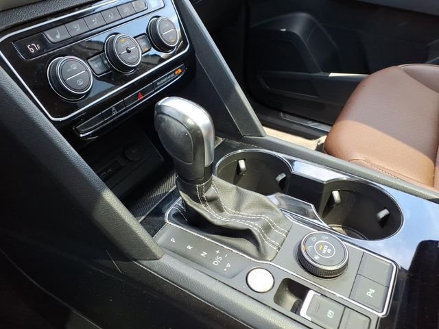 Used 2023 White Volkswagen 3.6L V6 SE w/Technology image 19