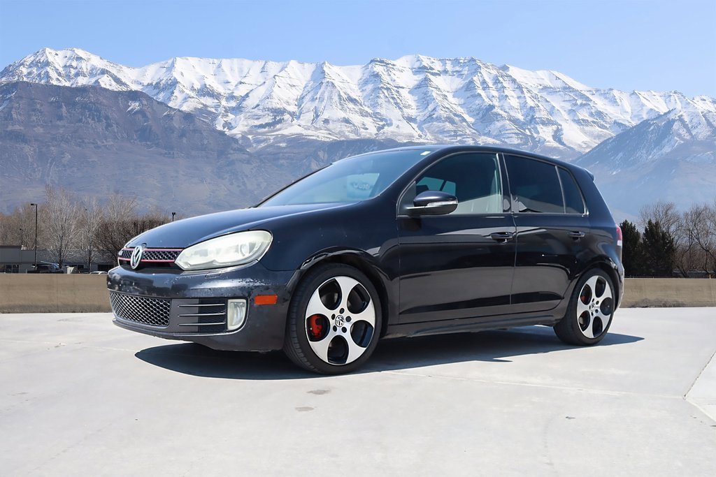 2010 Volkswagen Golf GTI Base photo 2