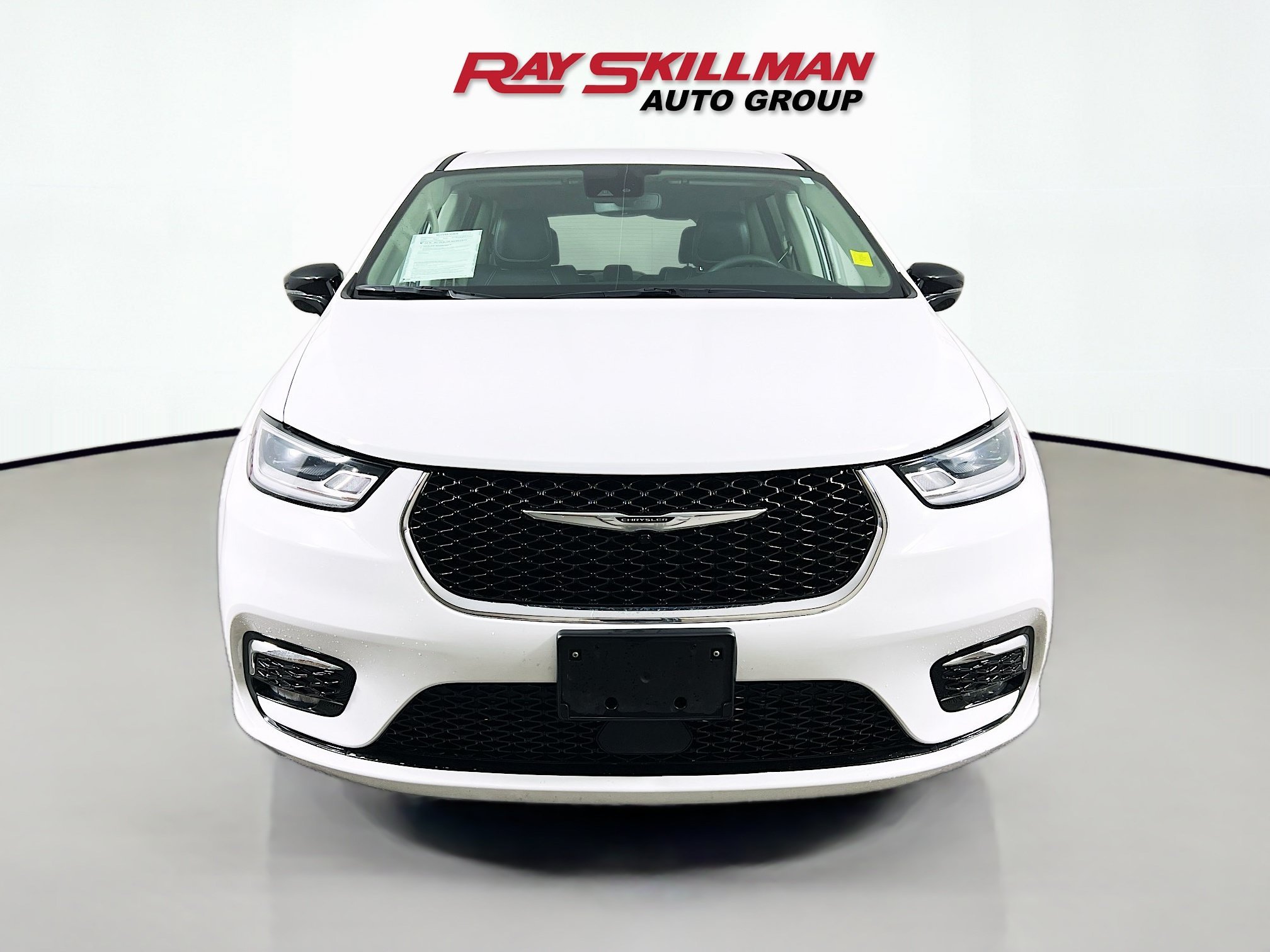 Used 2024 Bright White Clearcoat Chrysler TOURING L image 2