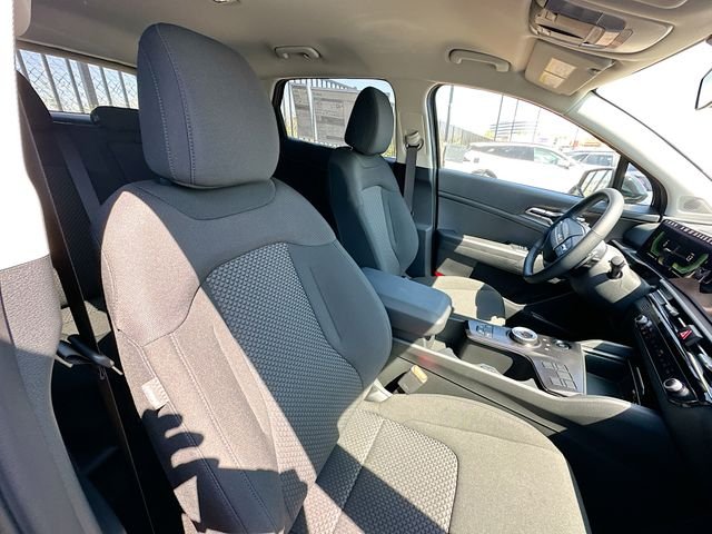 Used 2026 Fusion Orange Kia LX image 28